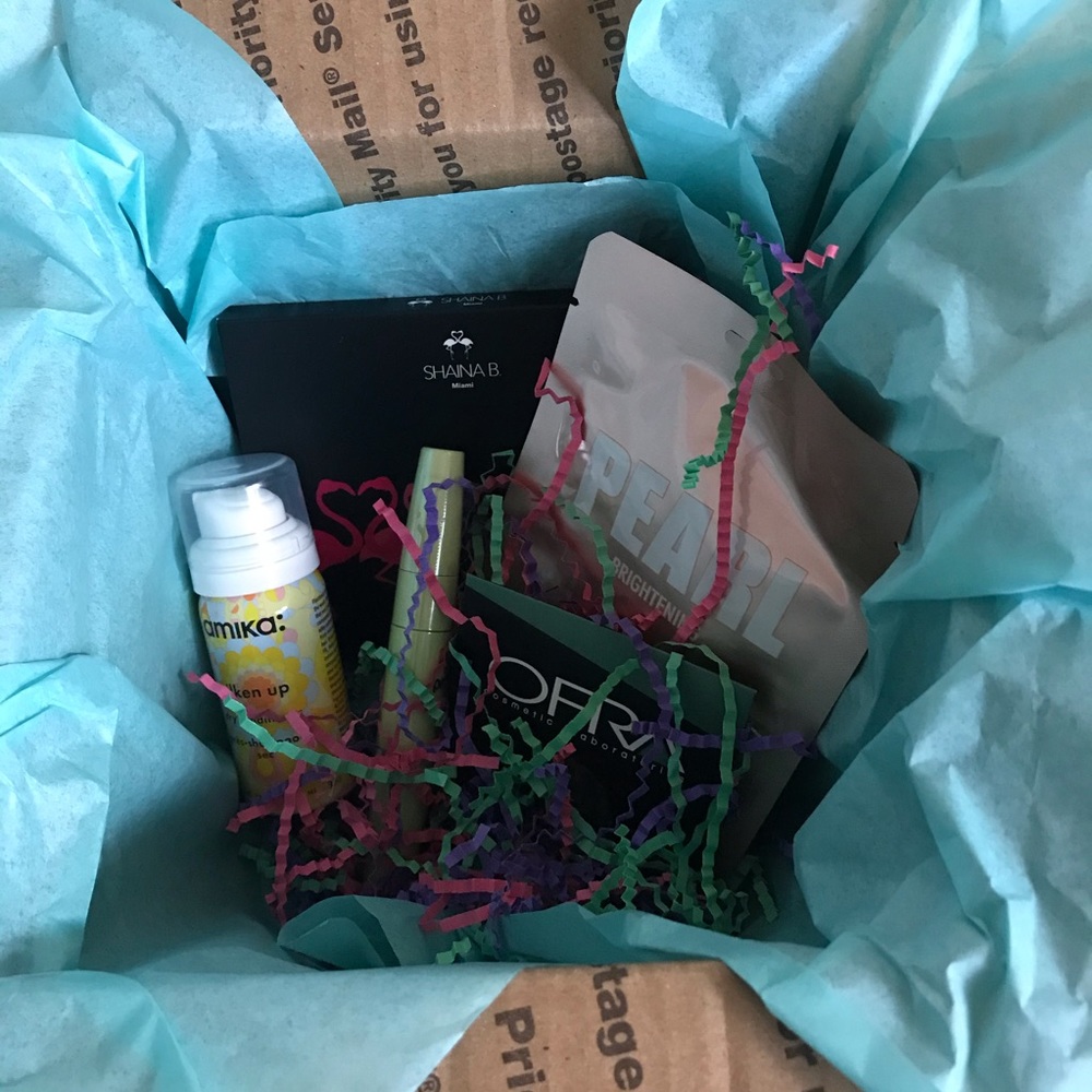 Beauty Mystery Box💋FIRM PRICE💋 - Picture 7 of 10